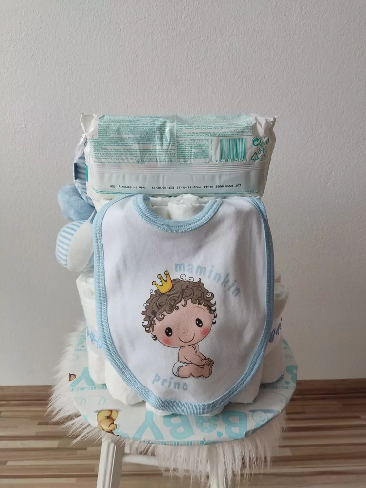 Dvojposchodová torta pre chlapčeka
