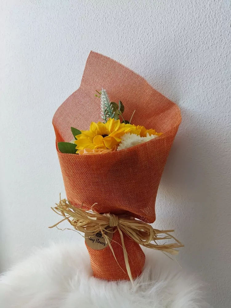 Mydlová kytica: oranžová