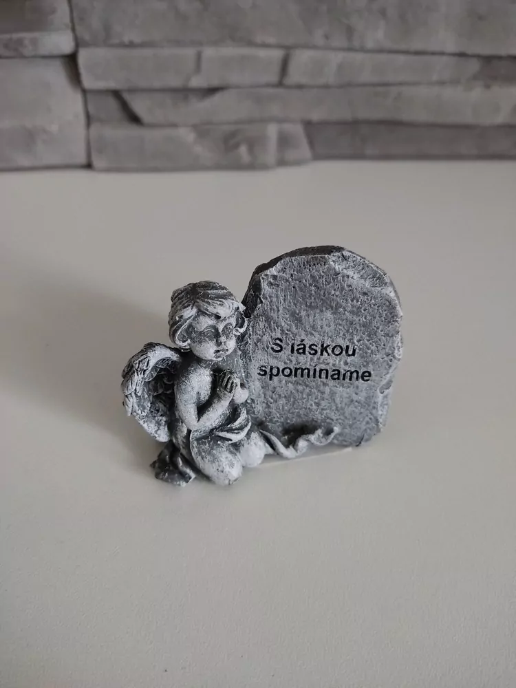 Kamienok: S láskou spomíname