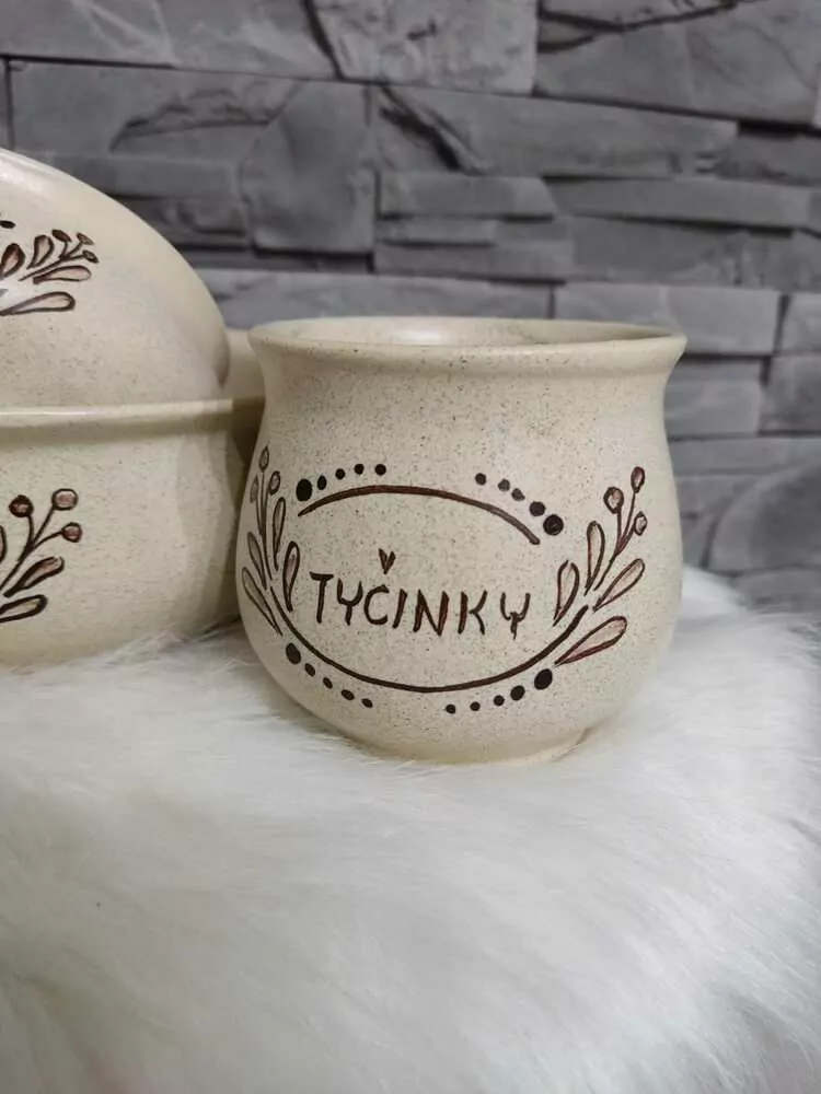 Sada hnedých misiek na chipsy, oriešky a tyčinky