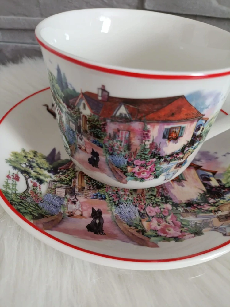 Porcelánový hrnček vidiek