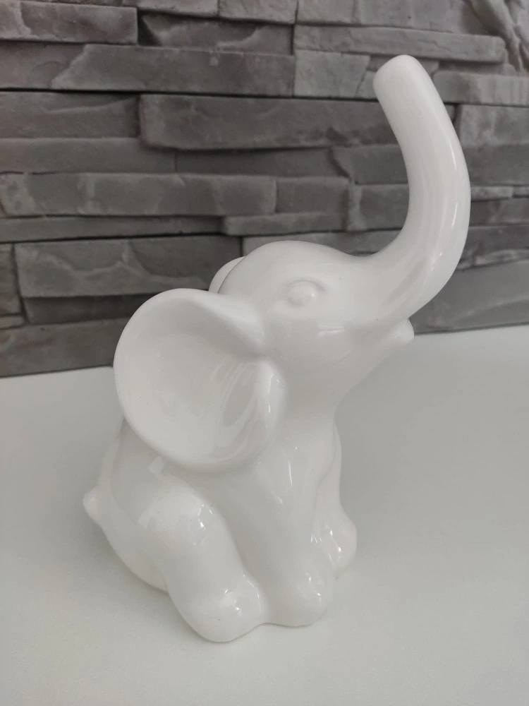 Porcelánová pokladnička slonik