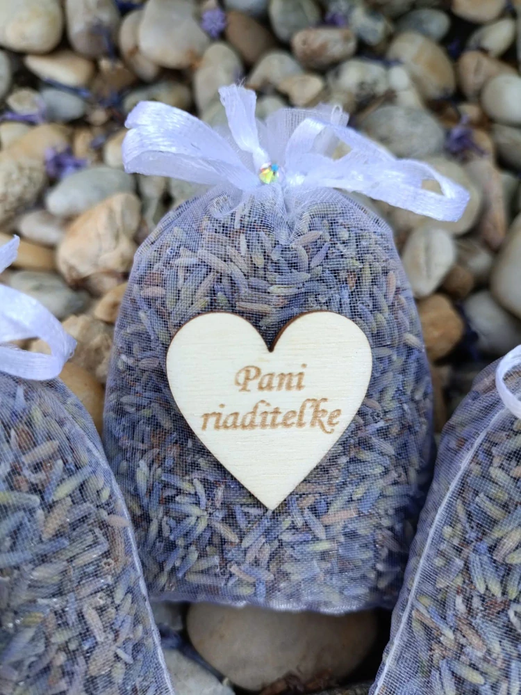 --Levanduľové vrecúško: pani vychovávateľka/ riatideľka/ asistentka/ družinárka/ učiteľka