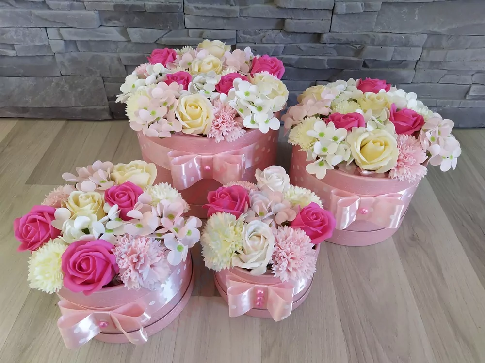 Mydlový flower box mix ružový stredný