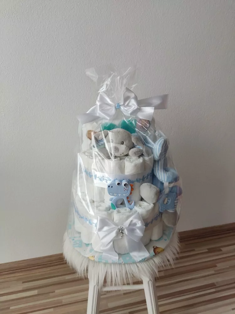 Dvojposchodová torta pre chlapčeka