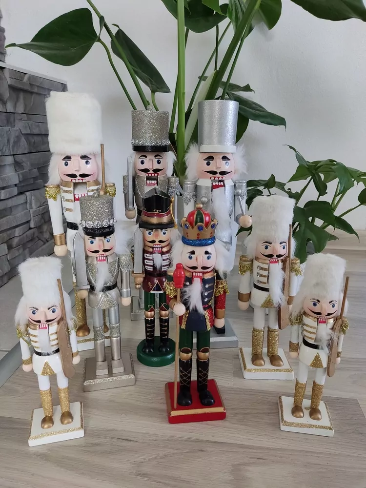  xVianočný luskáčik 20cm - biely