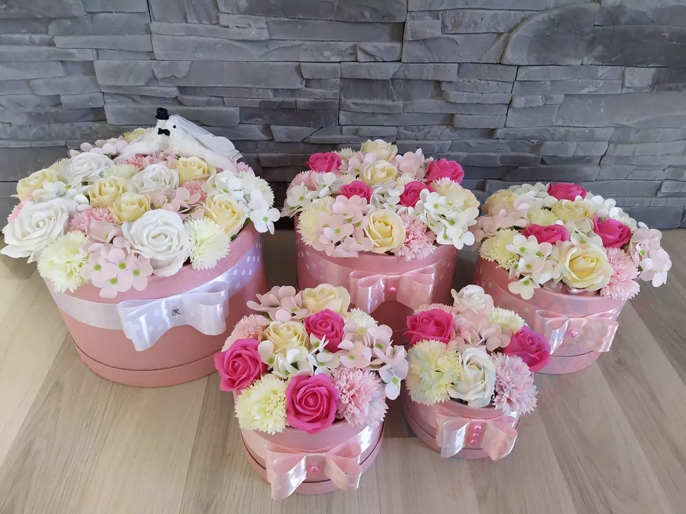 Mydlový flower box mix ružový stredný
