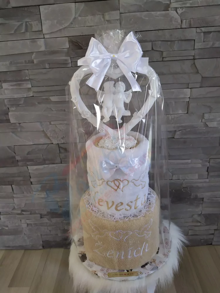 Osušková torta s Anjelikmi na hojdačke v srdiečku