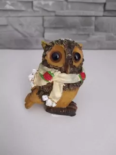 x Sovička s béžovým šálom