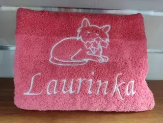Osuška s menom LAURINKA