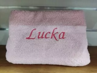 Osuška s menom LUCKA