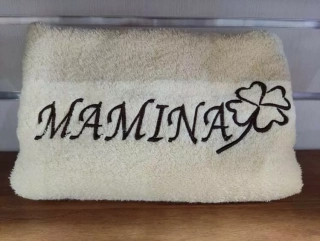 Osuška s nápisom MAMINA