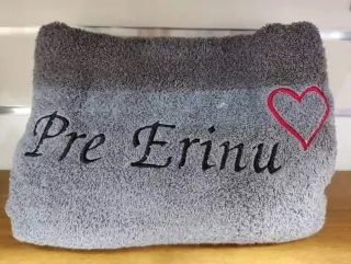 Osuška s nápisom PRE ERINU