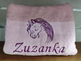 Osuška s menom ZUZANKA