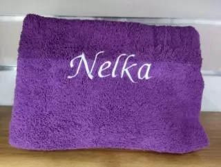 Osuška s menom Nelka