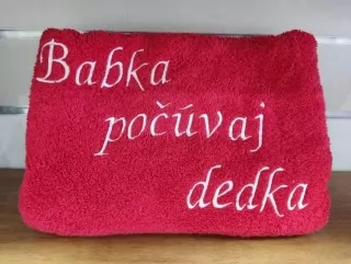 Osuška s nápisom Babka počúvaj dedka