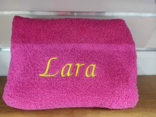 Osuška s menom Lara