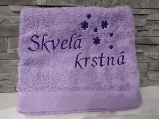 Osuška s nápisom Skvelá krstná