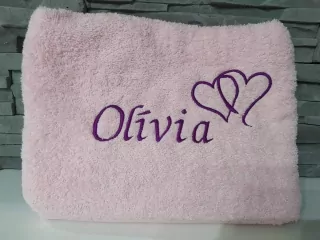 Osuška s menom Olívia