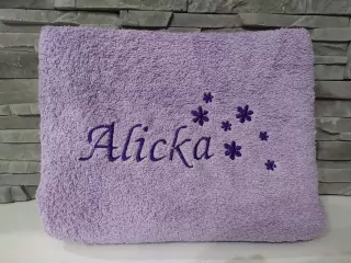 Osuška s menom Alicka
