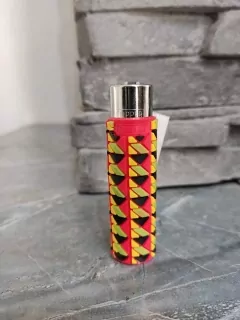 Zapaľovač CLIPPER POP COVERS - Red rubber