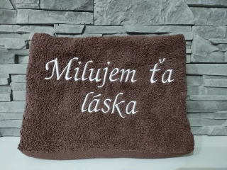 Osuška s nápisom Milujem ťa láska