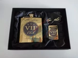 Zlatý darčekový set V.I.P. CLUB: Ploskačka + zapaľovač