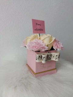 Box s mydlovými kvetinkami - noty