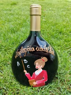 Maľované vínko: Njlepšia učiteľka