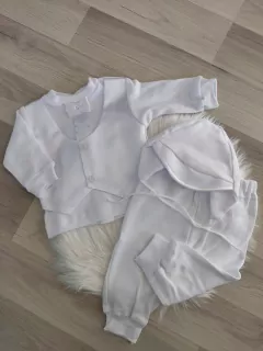 Oblečenie na krst pre chlapčeka - s motýlikom