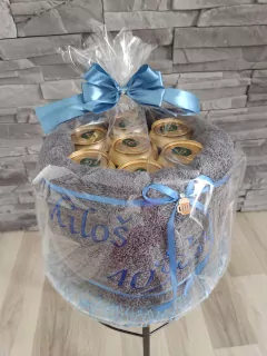 Pivná torta vo vyšívanej osuške