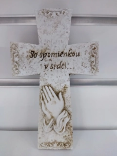 Krížik so spomienkou v srdci