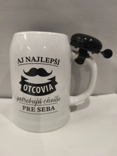 Keramický krígeľ s nápisom „Najlepší otec“ a zvončekom