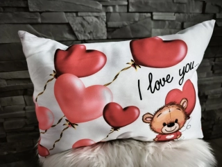Dekoračný vankúš s medvedíkom a nápisom „I love you“ ❤️🧸