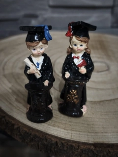 🎓 Postavička na promócie – chlapec / dievča 9 cm