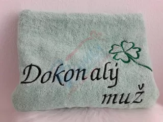 Osuška s nápisom Dokonalý muž