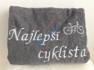 Osuška s nápisom Najlepší cyklista
