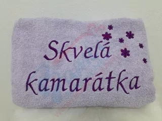 Osuška s nápisom Skvelá kamarátka