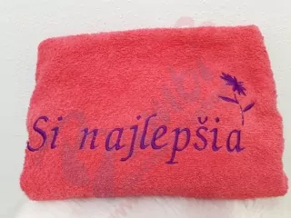 Osuška s nápisom Si najlepšia