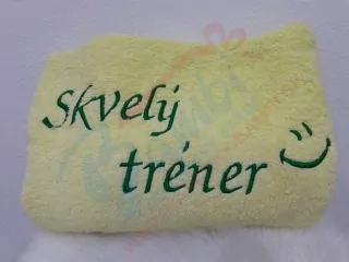 Osuška s nápisom Skvelý tréner