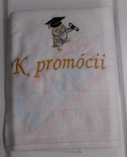 Osuška s nápisom K promócii