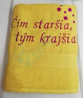 Osuška s nápisom Čím staršia,tým krajšia