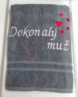 Osuška s nápisom Dokonalý muž
