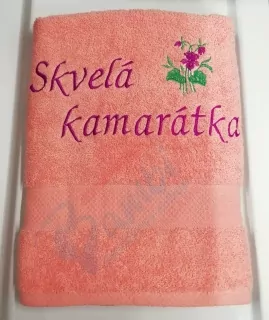 Osuška s nápisom Skvelá kamarátka