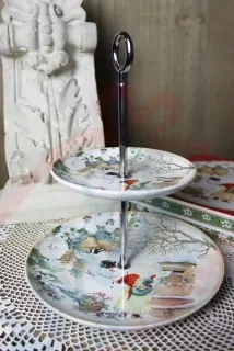 Vianočný dvojposchodový porcelánový etažér bielo červený