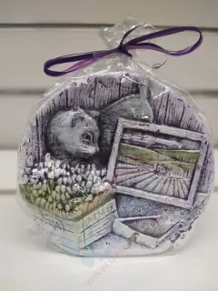 Sviečka levanduľová s mačkou