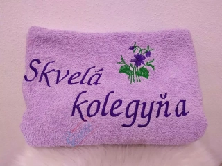 Osuška s nápisom Skvelá kolegyňa