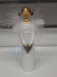 Anjel s pierkami väčší