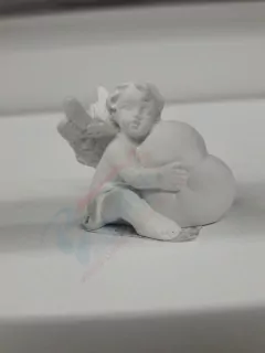 Anjel so srdiečkom menší