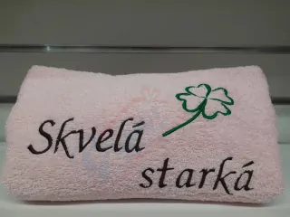 Osuška s nápisom Skvelá starká
